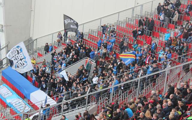 Der überschaubare Hoffenheimer Gästeblock im Hinspiel