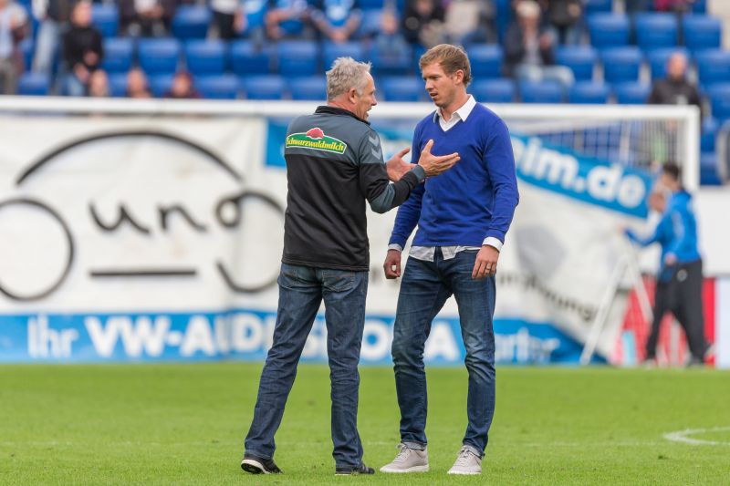 Nagelsmann (re.) im Austausch mit dem Freiburger Kollegen