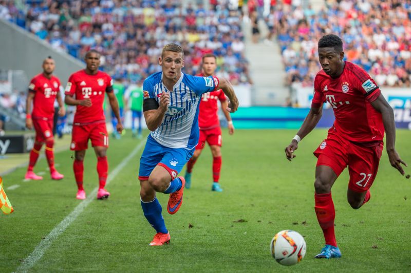 Laufduell zwiswchen Pavel Kaderabek und David Alaba (re.)