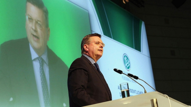 DFB-Präsident Reinhard Grindel hat dem BVB die Solidarität des gesamten deutschen Fußballs ausgesprochen