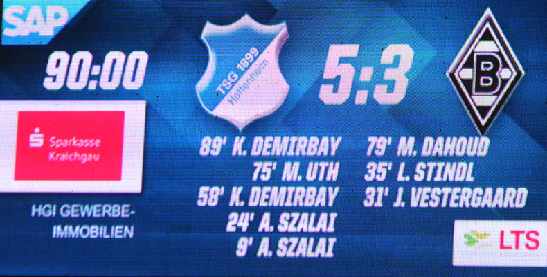 Volle Anzeigetafel zum Spielende