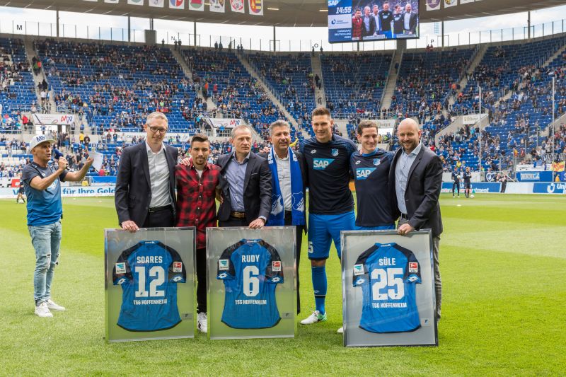 Verabschiedung vor Spielbeginn