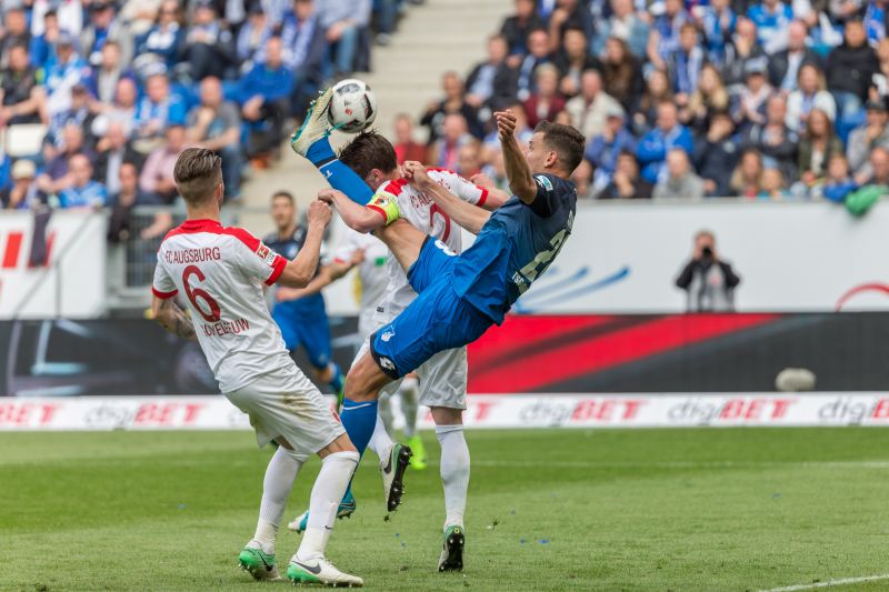 Fallrückzieher von Adam Szalai ohne Torerfolg