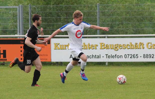 Daniel Barth (re.) hatte nach seiner Einwechslung über links einige gute Aktionen