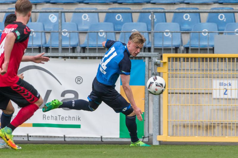 Konzentrierter Blick nach vorn bei Robin Hack