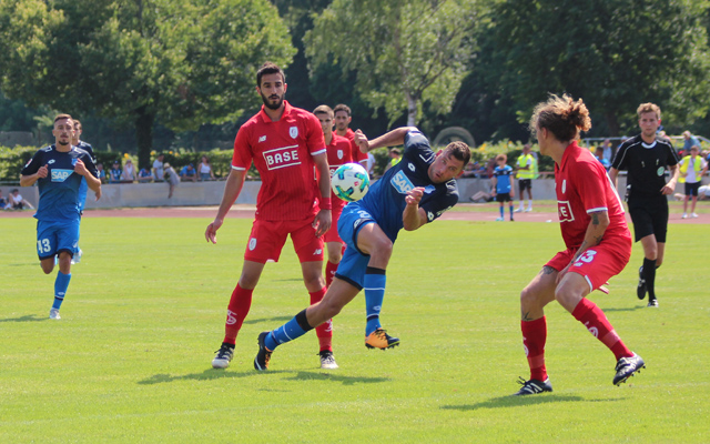 Szalai beim Torschuss