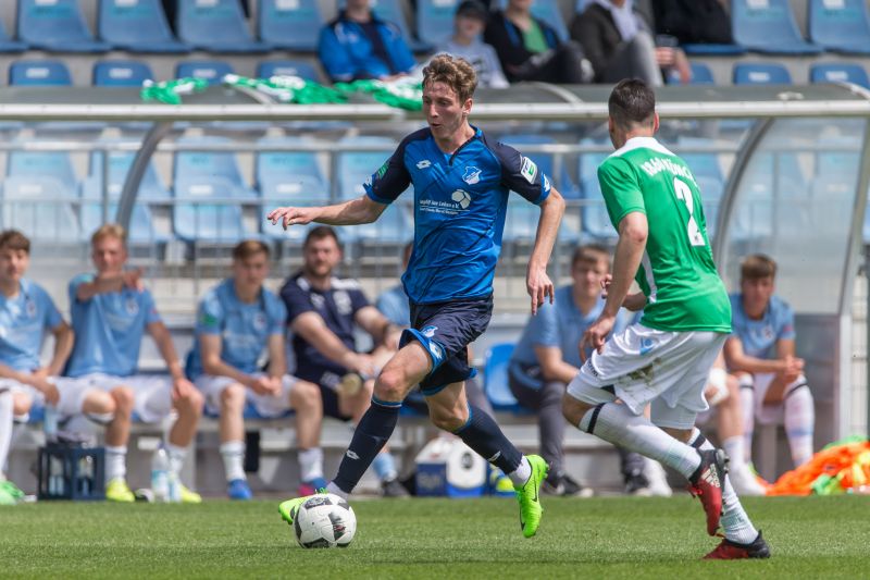 Sturmtalent Meris Skenderovic erhielt einen Profivertrag