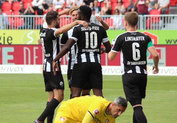 Torjubel! Richard Sukuta-Pasu bringt den SVS 1:0 in Führung