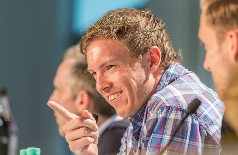 Typisches Merkmal: Schelmische Lachen und immer zu einem Scherz bereit