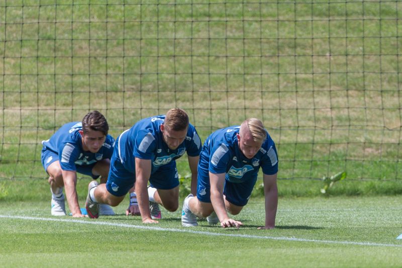 Anstrengende Bodenübungen