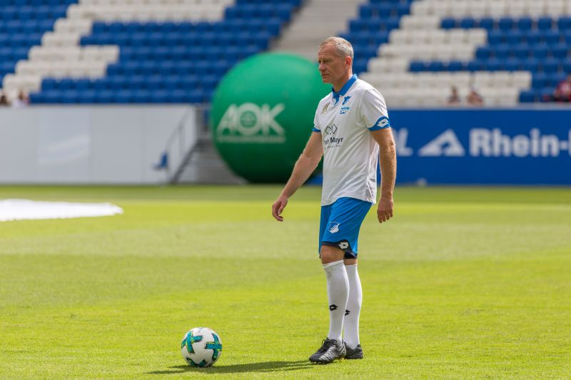 Dr. Görlich spielt in seiner Freizeit selbst noch gerne Fußball