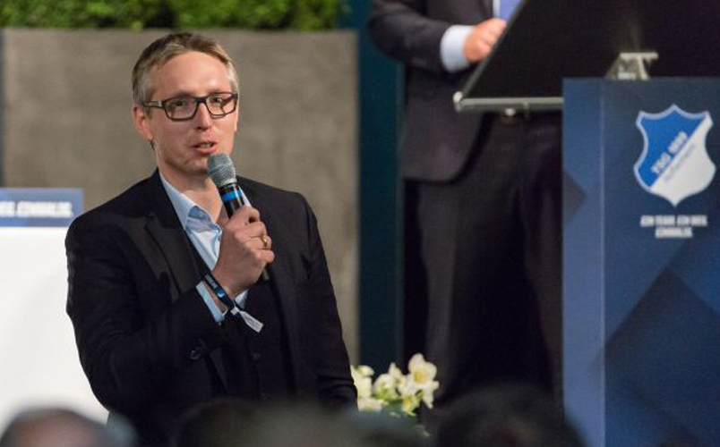 Als "Mann der Zahlen" spricht Frank Briel bei einer TSG-Mitgliederversammlung