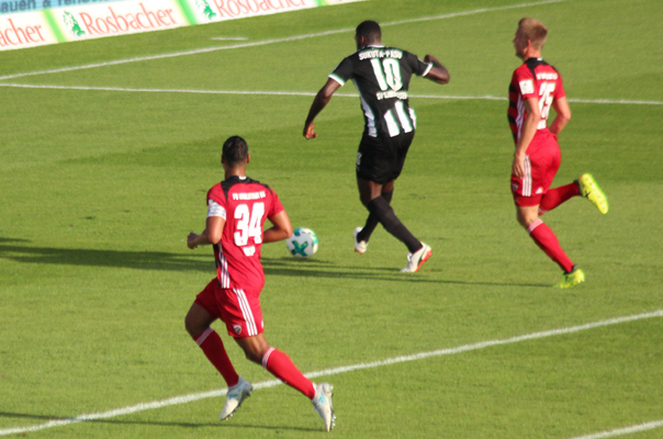 Richard Sukuta-Pasu vergibt in der Anfangsphase eine Großchance