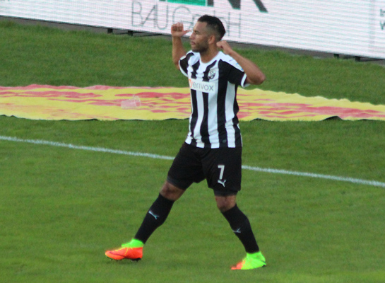 Der Torschütze jubelt