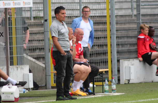 SVS-Coach Kenan Kocak erhofft sich eine Leistungssteigerung seiner Mannschaft