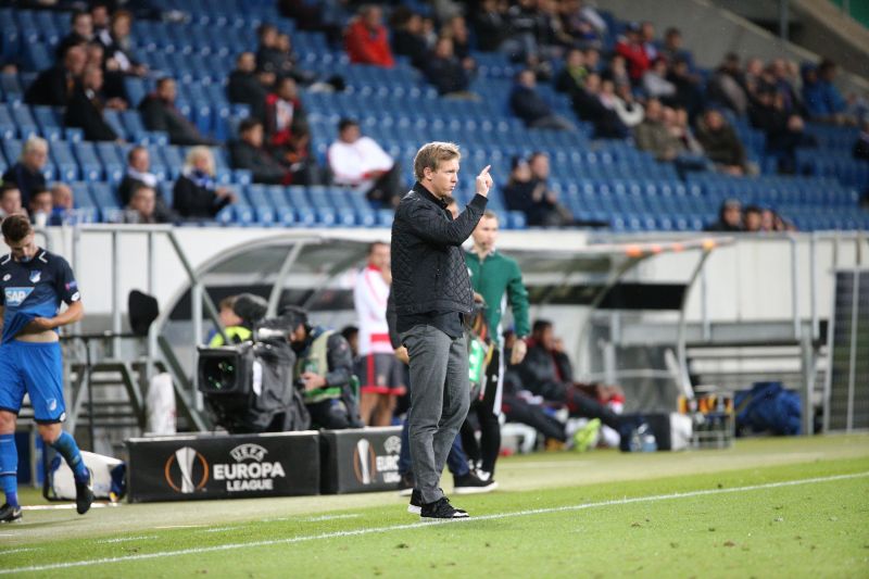 TSG-Trainer Nagelsmann gibt Anweisungen