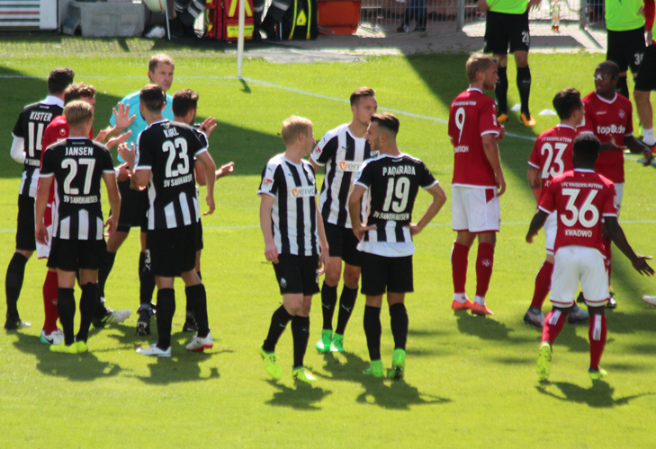 Lange und intensive Diskussionen in der 63. Minute