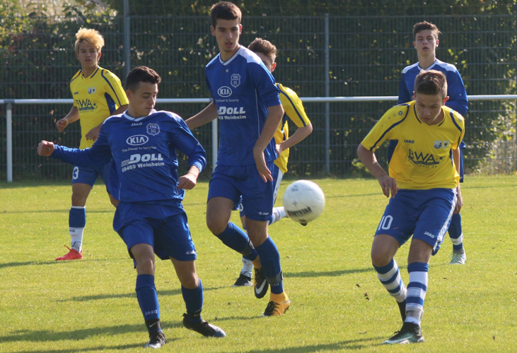 Joscha Rupp beim Torschuss