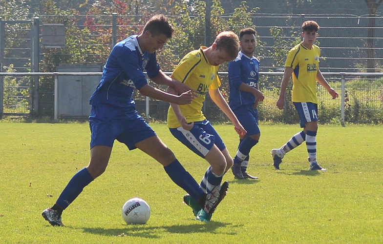 Luis Klingmann beim Zweikampf