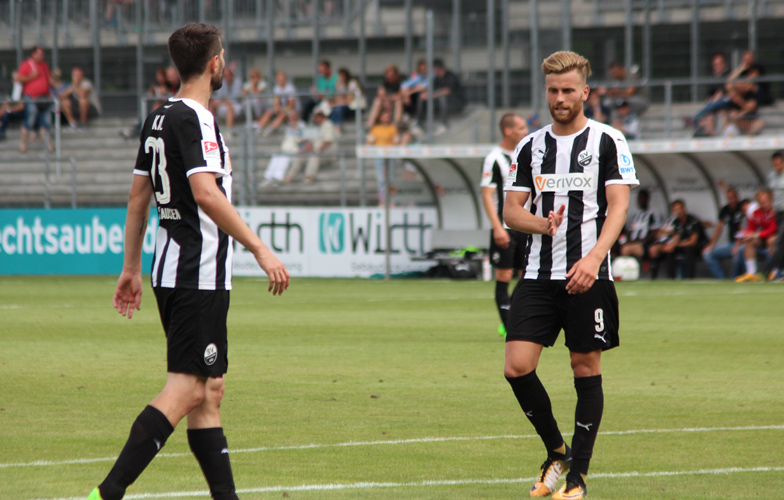 Torjäger Lucas Höler (re.) wird gegen St. Pauli aufgrund eines Muskelfaserriss in der Wade fehlen