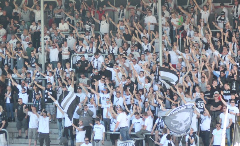 Sandhausens Fans reisen mit zwei vollbesetzten Reisebussen in den Ruhrpott