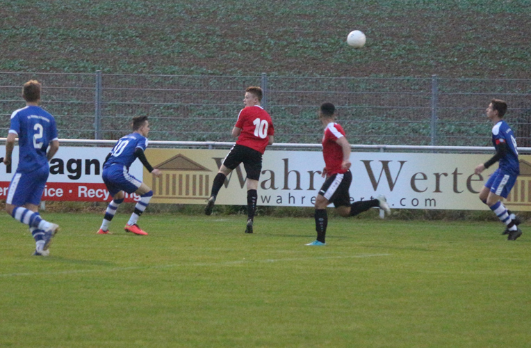 Zweikampf im Mittelfeld