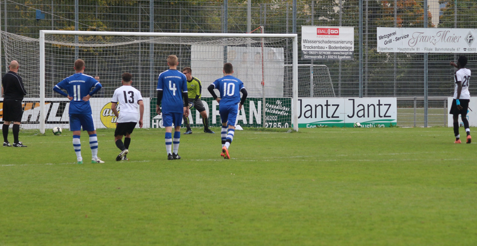 Cham verwandelt sicher zum 3:1 vom Elfmeterpunkt