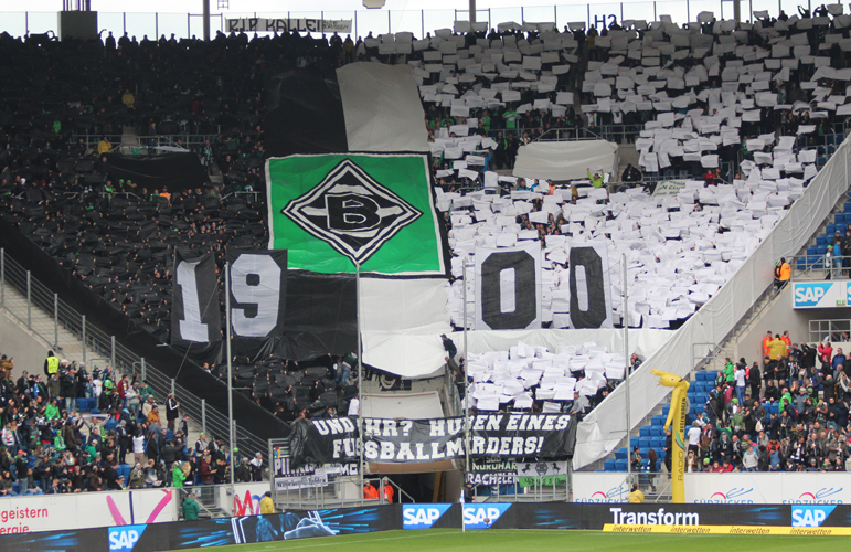 Peinliches Banner im Gäste-Block