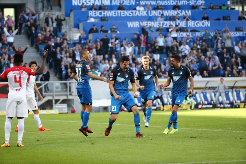 Hübner freut sich über sein Tor