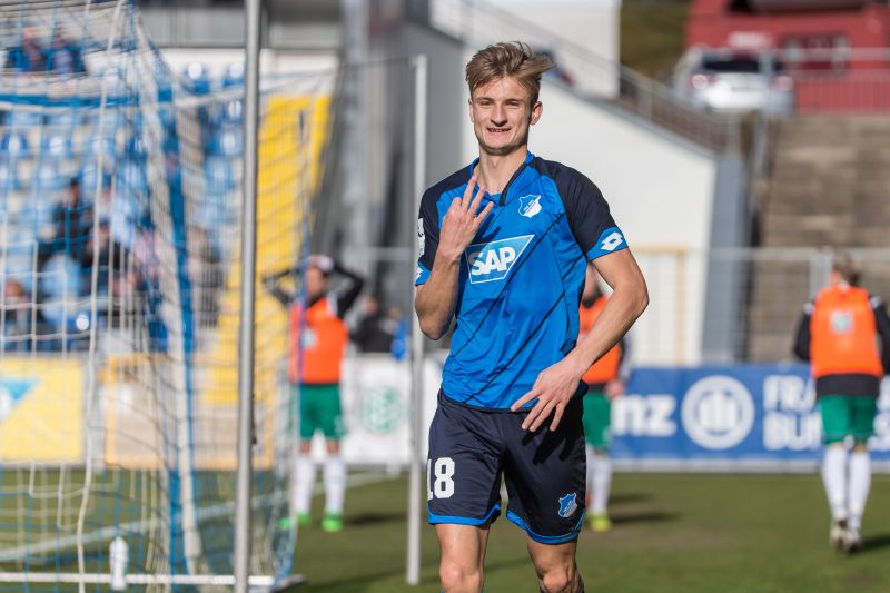 Stefan Posch beim Torjubel