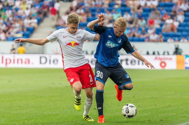 Philipp Ochs nach einem gewonnenen Zweikampf im letzten Heimspiel gegen Leipzig.