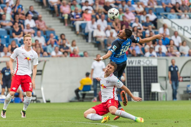 Sandro Wagner im Kopfballduell