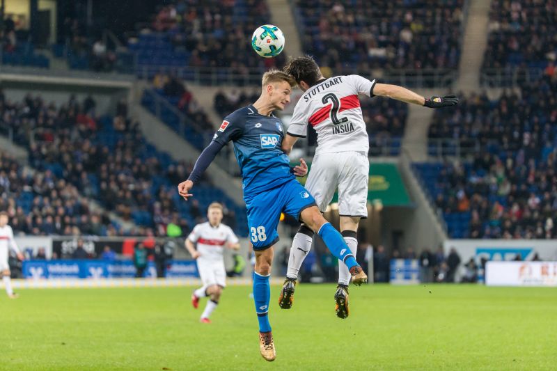 Posch im Kopfballduell