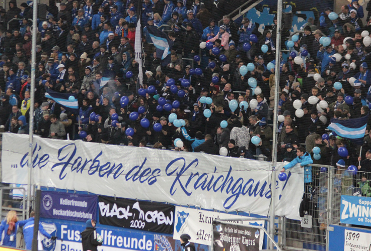 Fan-Choreo zu Beginn der 2. Hälfte