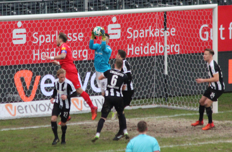 SVS-Keeper Schuhen klärt