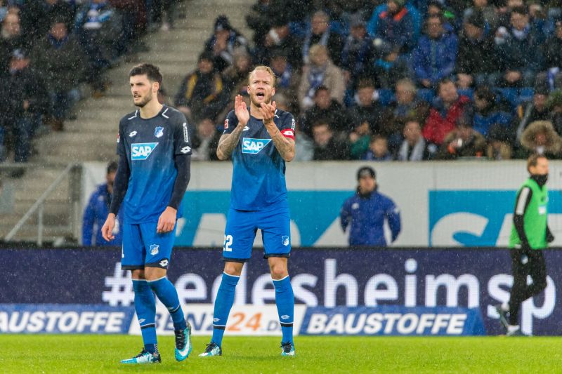 Die Unzufriedenheit nach dem schwachen Rückrundenstart ist bei Kapitän Kevin (re.) Vogt und Florian Grillitsch deutlich zu erkennen