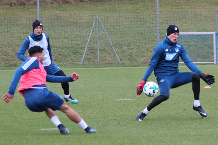 Nadiem Amiri beim Torschuss