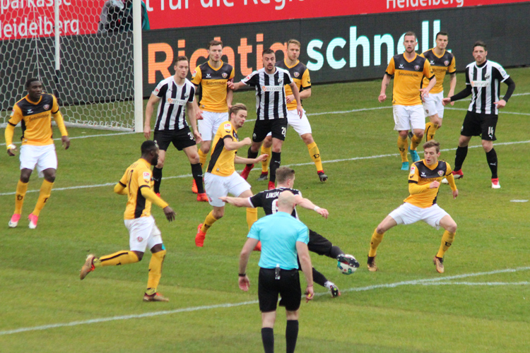 Linsmayer fehlt nur knapp das gegnerische Tor