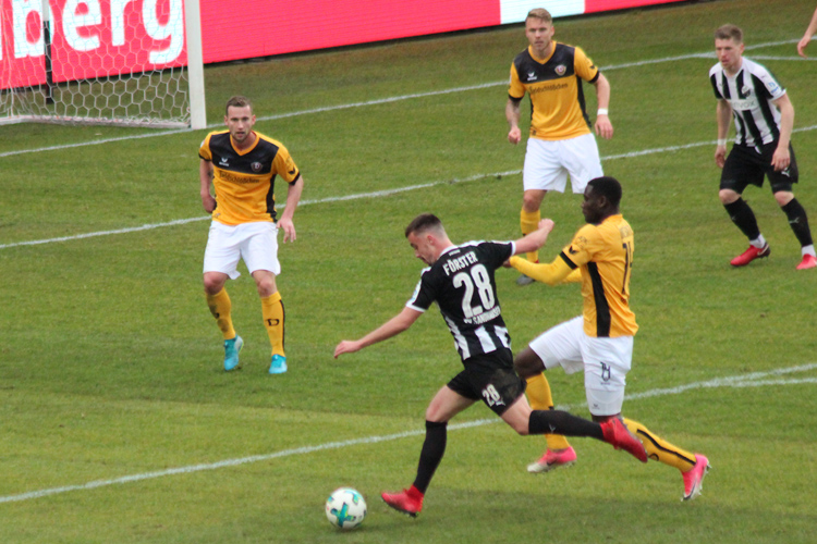 Förster beim Torschuss