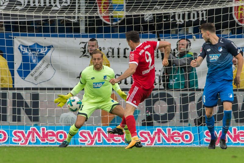 Torjäger Robert Lewandowski scheitert hier nur knapp am Hoffenheimer Tor