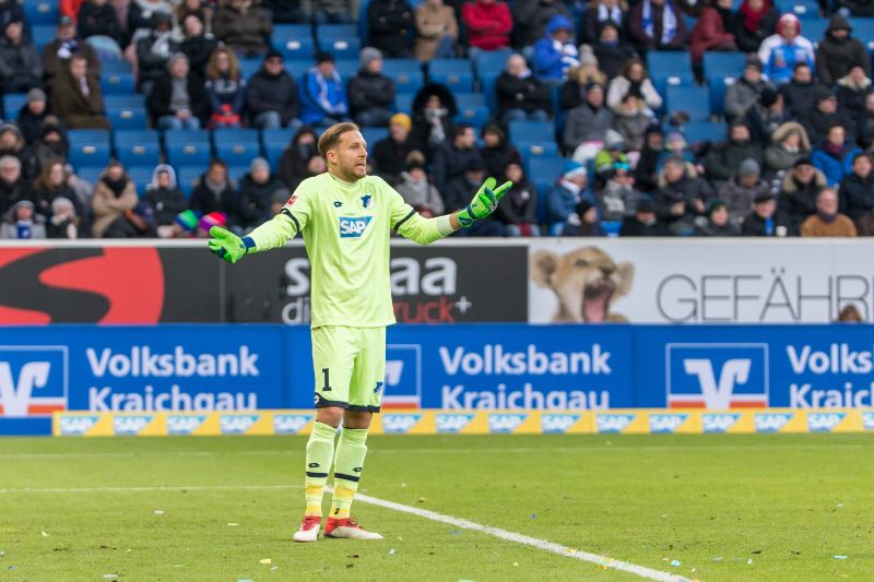 Ratloser Blick bei TSG-Keeper Baumann