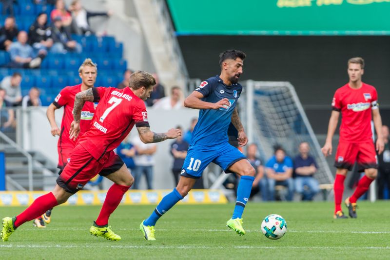 Demirbay beim Dribbling