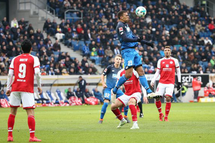 Kevin Akpoguma steigt am höchsten