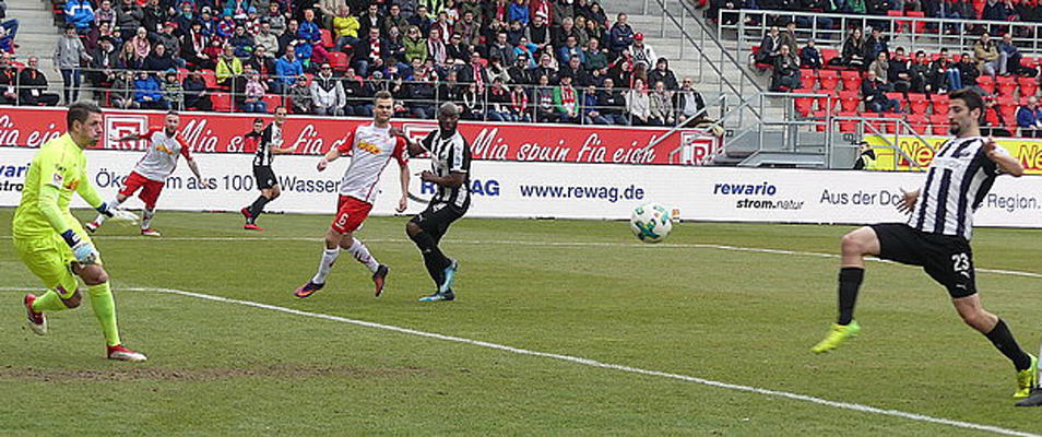 Sandhausens Karl kommt gefährlich vors gegnerische Tor
