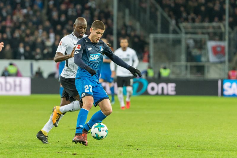 Kramaric im Zweikampf