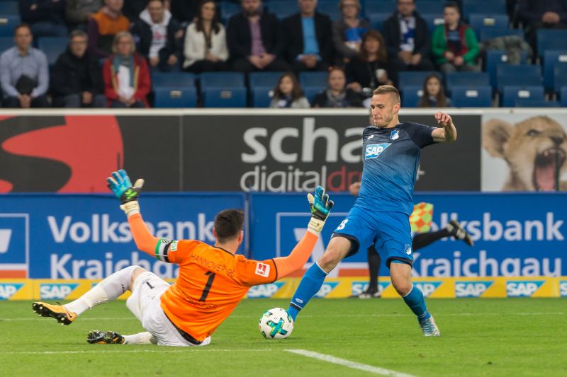 Kaderabek scheiter vor dem gegnerischen Tor