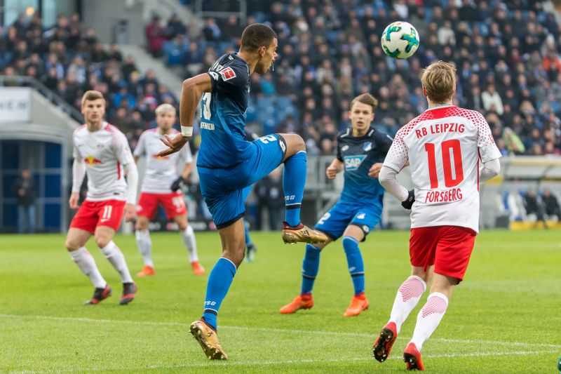 Kevin Akpoguma mit einem Befreiungsschlag