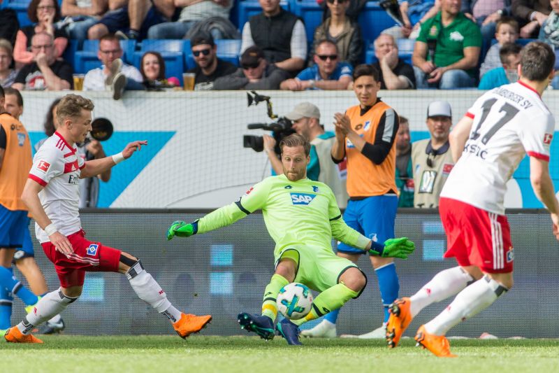 Baumann klärt per Fußabwehr