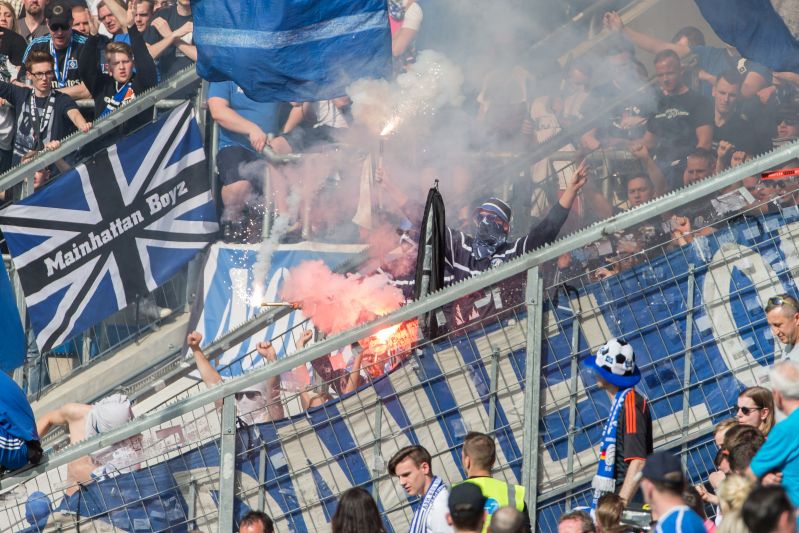 Rauchender Hamburger Gästeblock