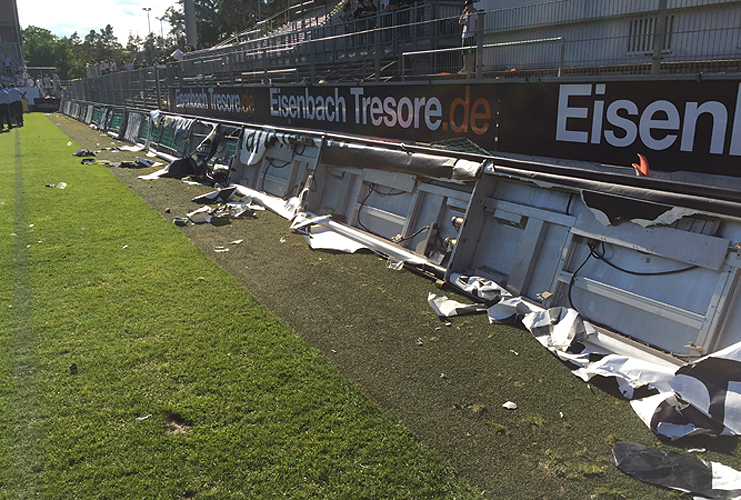Verwüstungen im Hardtwaldstadion